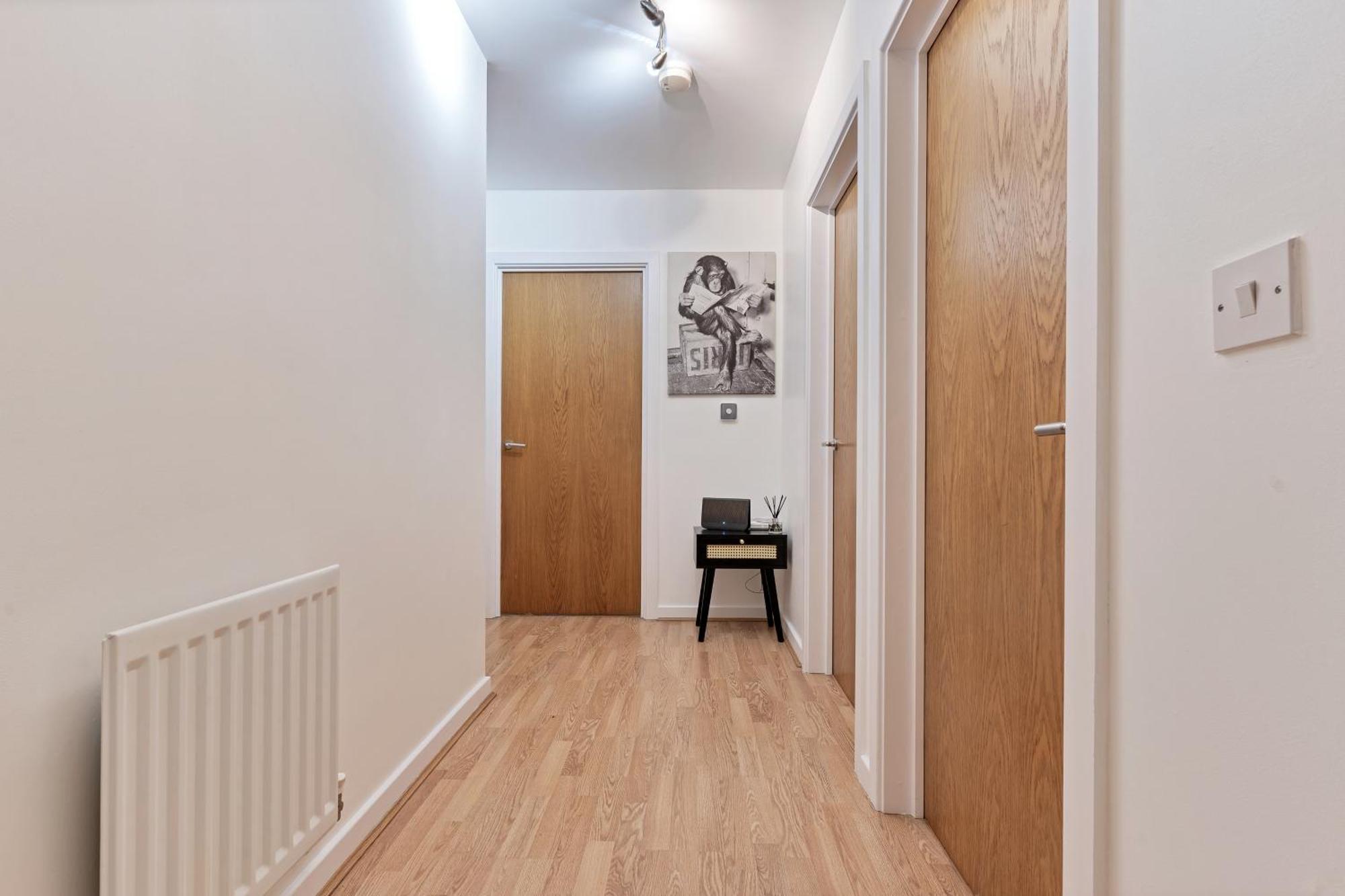 Stylish City Centre Apartment With Free Parking, Fast W-Fi, Smart Tv And Balcony By Yoko Property Chelmsford Exterior foto